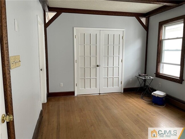 Building Photo - 15 Brookside Ave