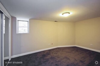 Building Photo - 945 W Agatite Ave