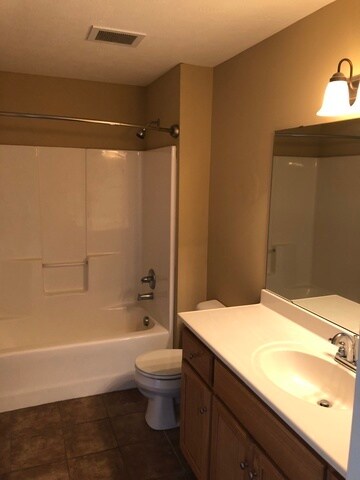 Building Photo - 210 Spring Creek
