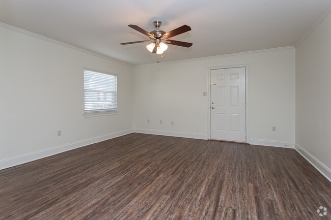 2 BR, 2 BA - 1036 SF - The Warwick - Utilities Included