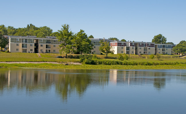 Foto del edificio - Village at Lakeview Apartments