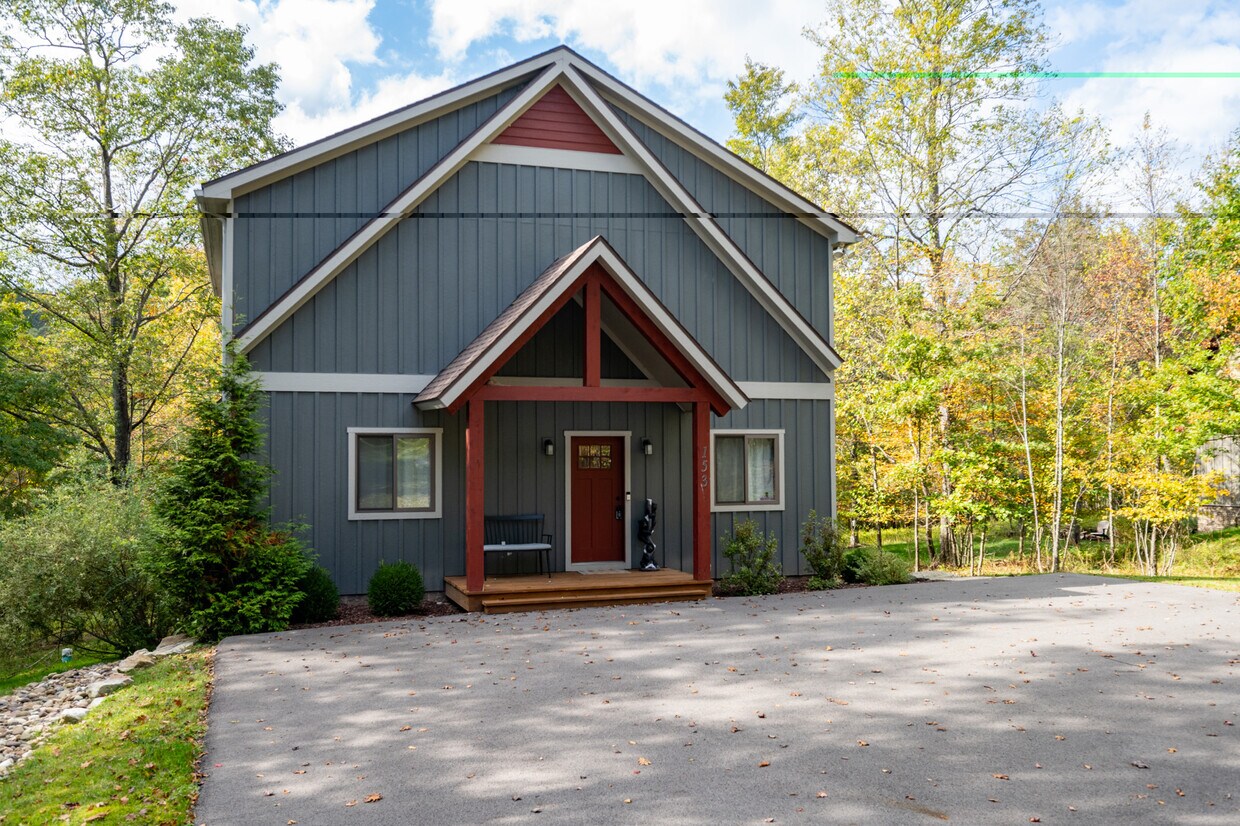 Foto principal - 153 Golden Meadow Ln