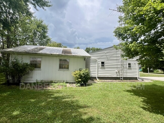 Building Photo - 12560 Hughes St