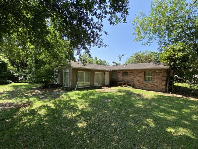 Foto del edificio - 4416 Creighton Rd