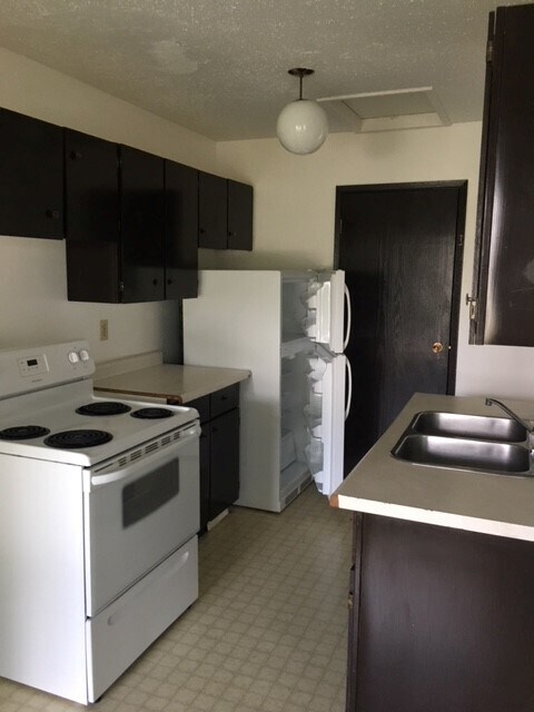 Building Photo - 3 Bed 1.5 Bath Unit in Olds, AB