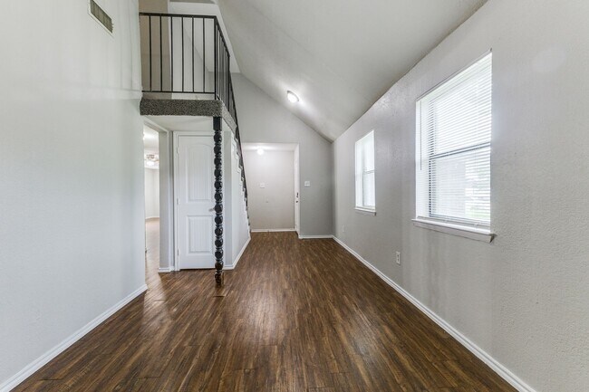 Foto del edificio - 12129 Spring Branch Dr