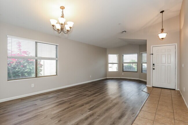 Foto del edificio - 8026 S 48th Dr