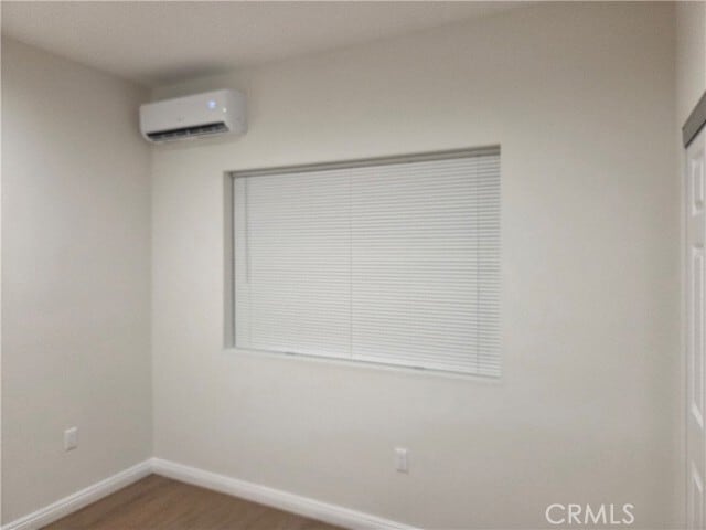 Foto del edificio - 121 N Baymar Ave