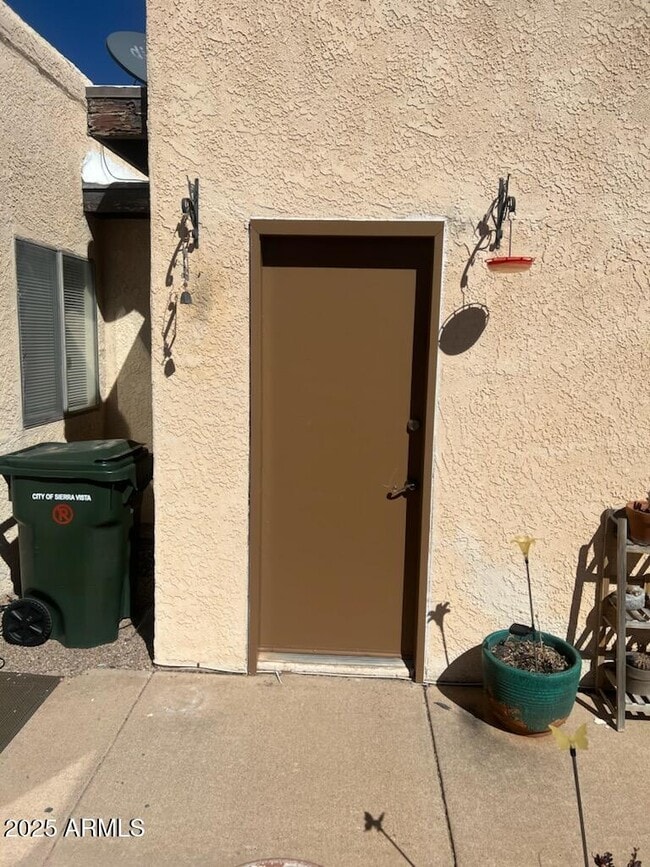 Building Photo - 4440 Buena Loma Way