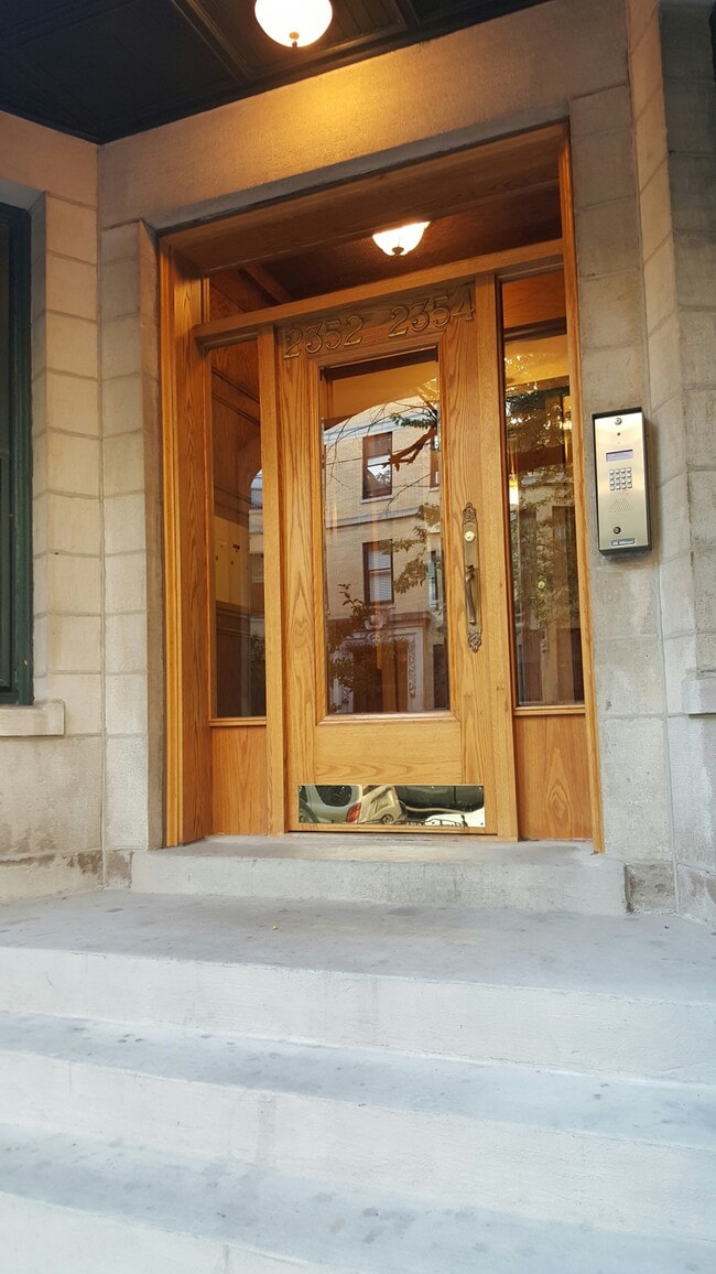 Building Photo - 2352 N Cleveland Ave