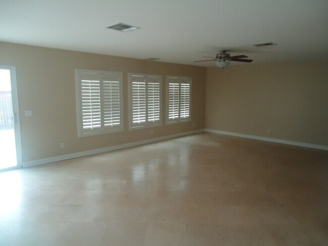 Foto del edificio - Huge 4 bedroom Masterpiece in the Terra Vista Community For Rent