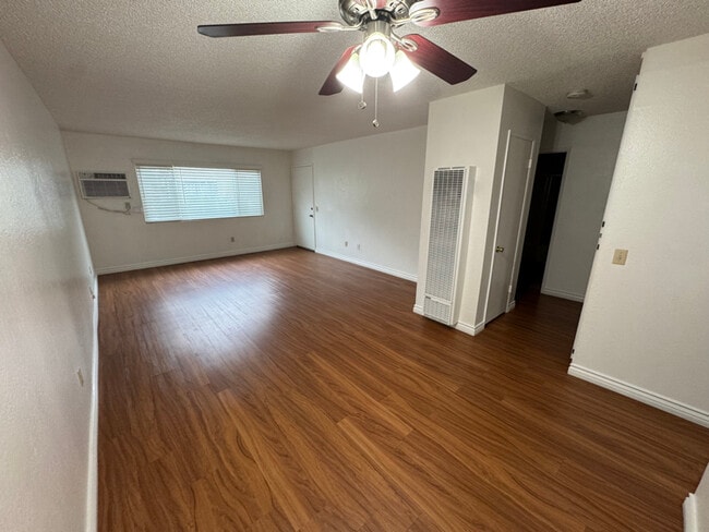 Building Photo - 8777 Lomita Dr