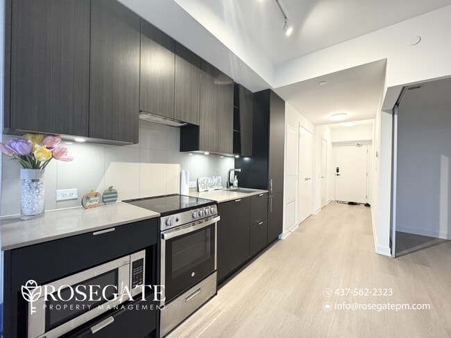 Building Photo - 1 Bedroom + Den Condo with 2 Bathrooms, Internet & Balcony in Mississauga