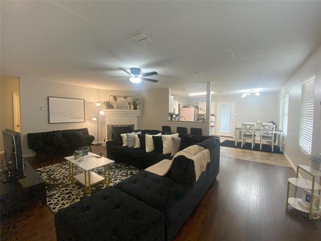 Foto del edificio - 2224 Maple Dr