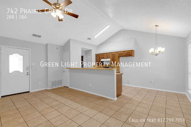 Foto del edificio - 742 Prairie Creek Dr