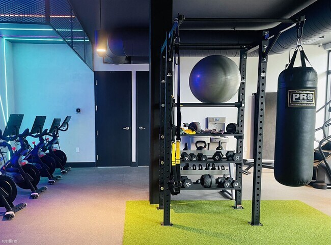 Foto del edificio - 1 br, 1 bath Condo - 6970 Bird Rd NUEVO AP...