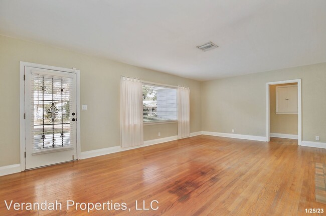 Building Photo - 3 br, 1 bath House - 520 W Harvard St