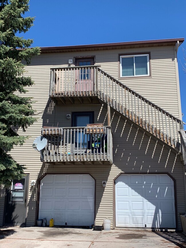 Building Photo - 532 Oregon Ave