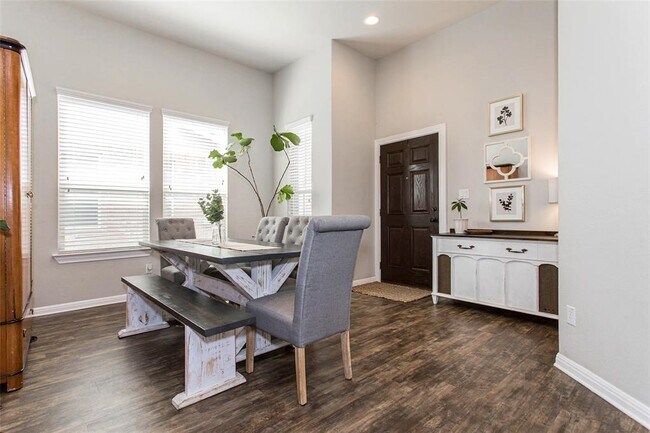 Building Photo - 5305 Traviston Dr
