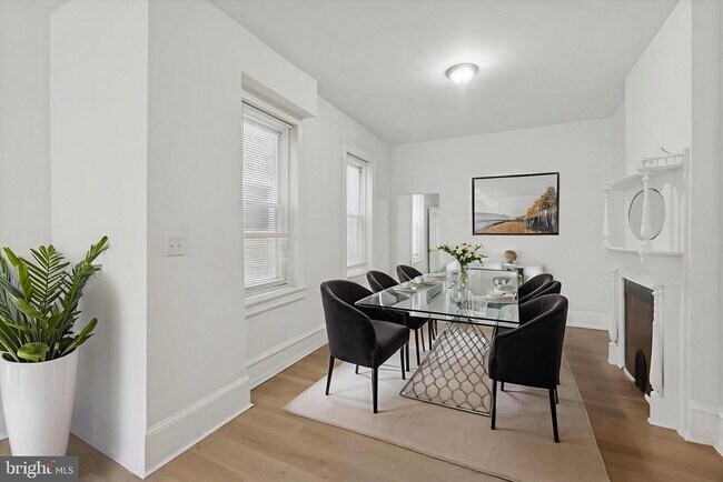 Foto del edificio - 2054 W Glenwood Ave