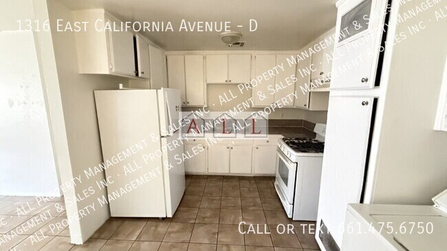 Building Photo - 1316 E California Ave
