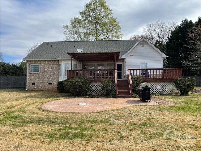 Building Photo - 616 Rustling Winds Dr