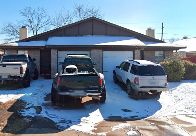 Primary Photo - 6823 S Creek Dr