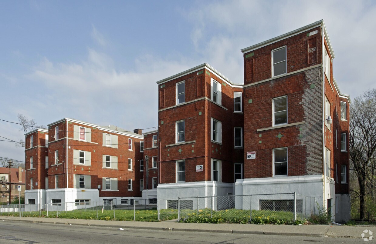 Primary Photo - 334-342 Forest Ave
