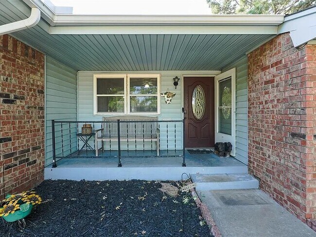 Foto del edificio - 2001 N McKinley Ave