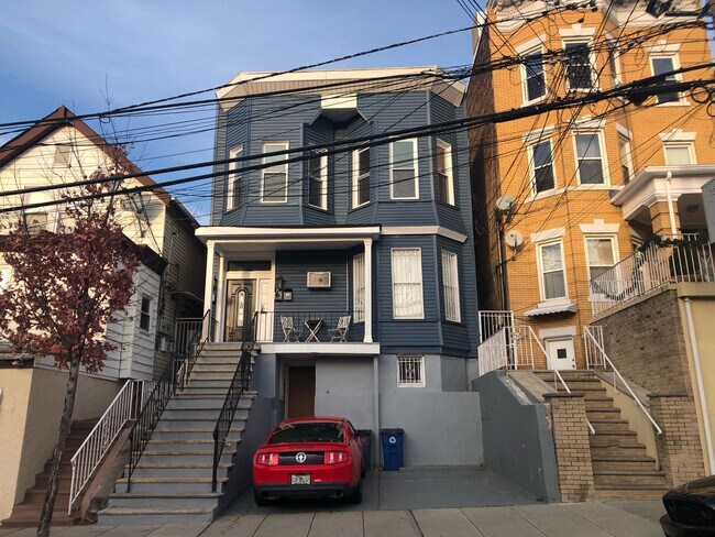 Foto del edificio - 716 11TH St