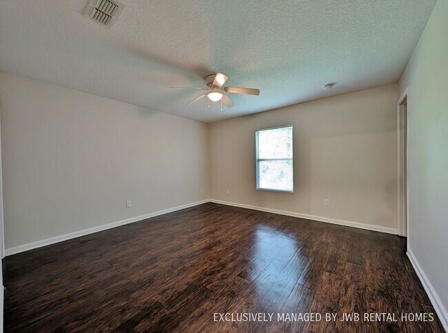 Building Photo - 1258 Mull St