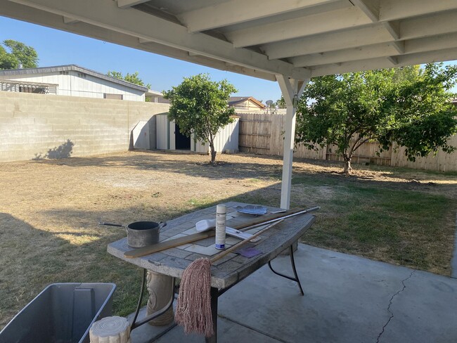 Building Photo - 5514 Summer Villa Dr