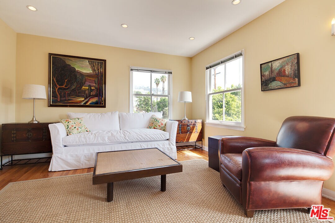Foto principal - 8854 Cynthia St
