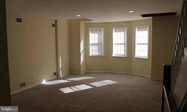 Building Photo - 237 Fairmount Ave