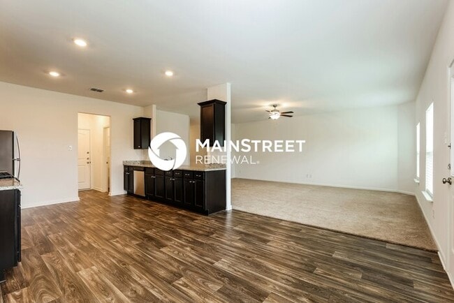 Building Photo - 4 Bedroom Pet-Friendly Home in New Braunfels, TX with Main Street Renewal