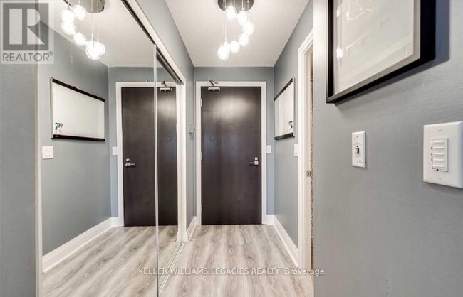 Building Photo - 1-801 De Boers Dr