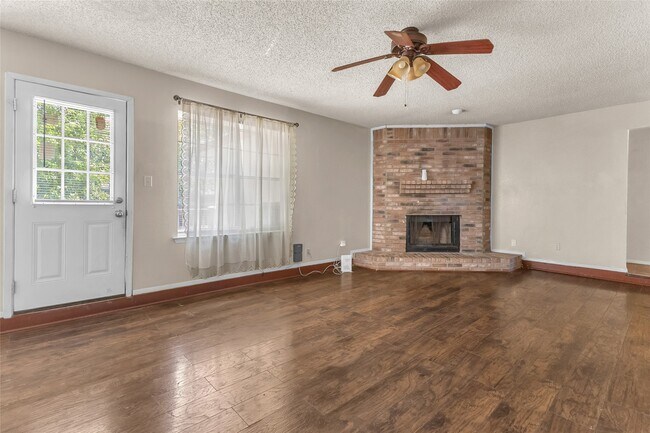 Building Photo - 1516 Violet Ave