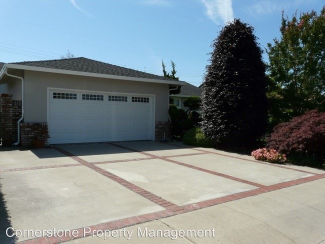 Building Photo - 3 br, 2 bath House - 1136 Buchanan Dr