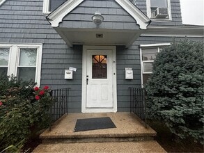 Building Photo - 25 Hymer St