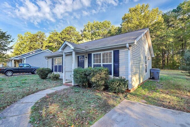 Foto del edificio - Charming 2BD/1BA Ranch Home in Melynda Woods