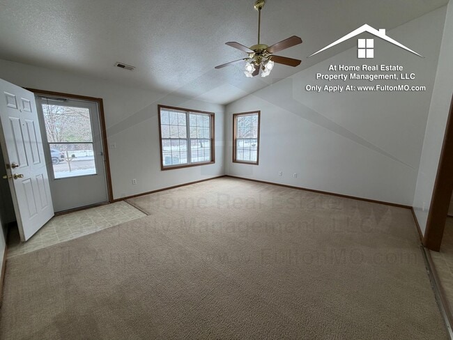 Building Photo - Gates Boulevard 2629–2631 Duplex