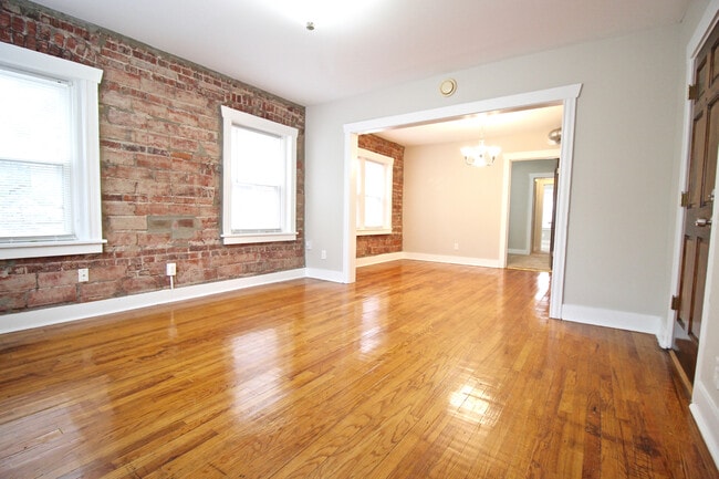 Interior Photo - Vanderbilt Place E 42nd