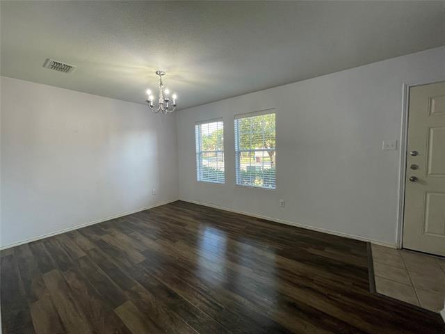 Foto del edificio - 2801 Mockingbird St