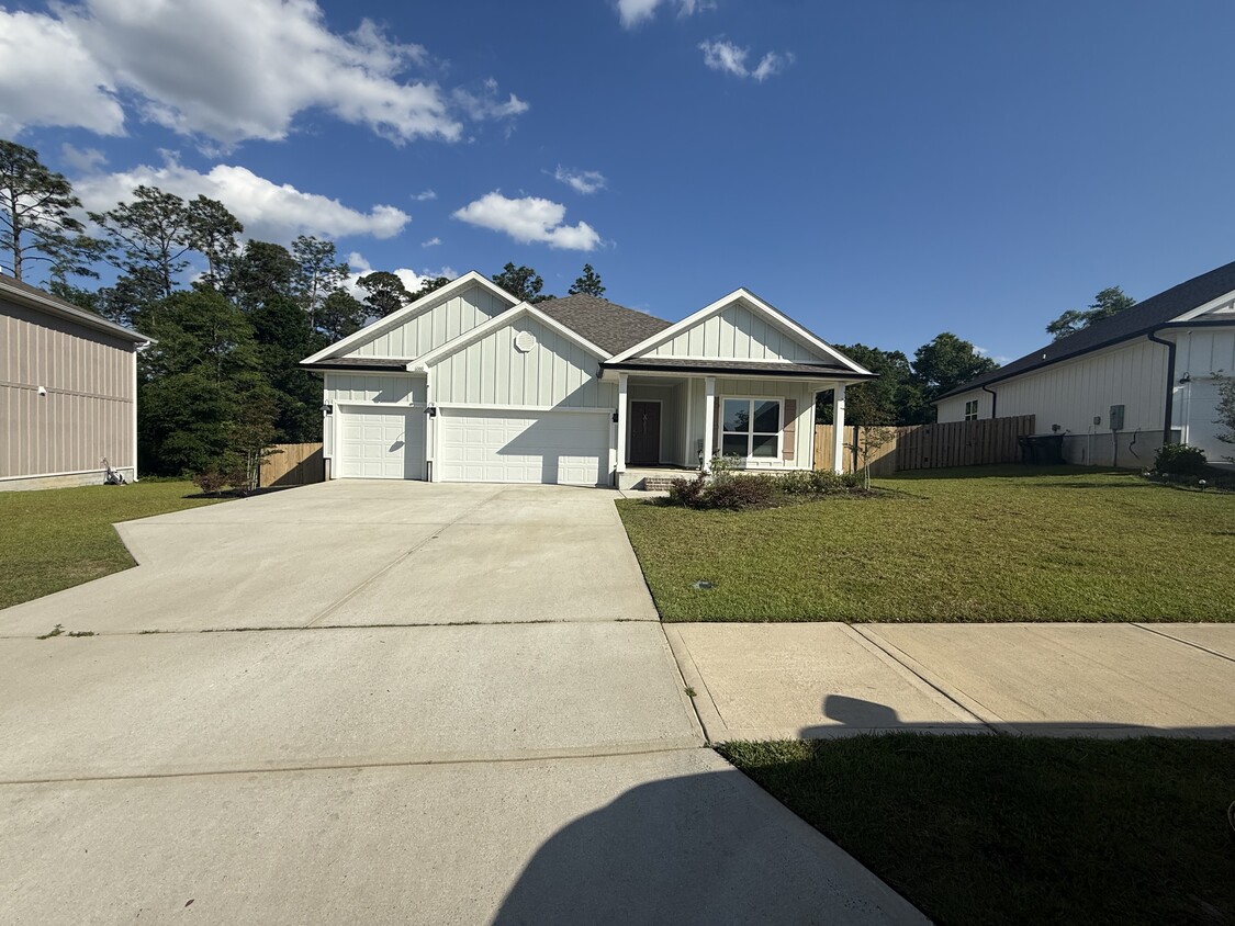 Foto principal - 6080 Rutherford Lp