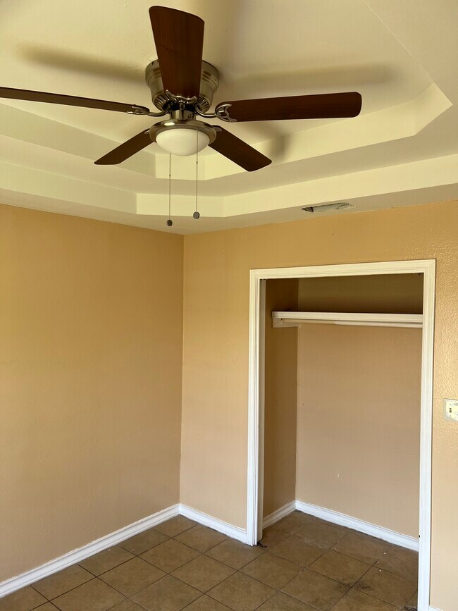 Foto del edificio - 217 N Bluebonnet St