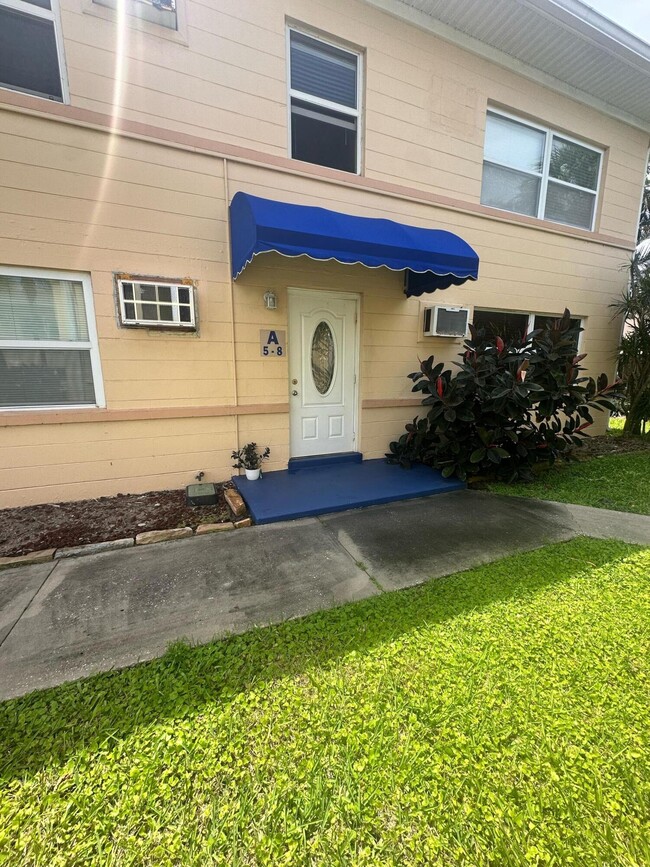 Foto del edificio - 380 N Brevard Ave