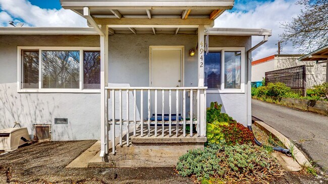 Building Photo - 4940-4942 Sonoma Highway