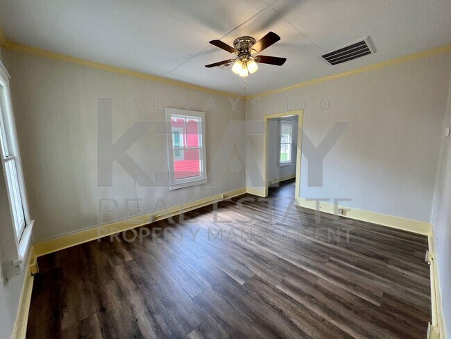 Building Photo - 2 Bedroom, 1 Bathroom Home Near UL!