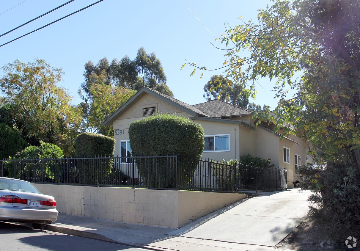 Building Photo - 5391-5411 Santa Margarita St