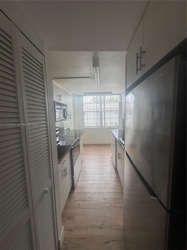 Foto del edificio - 12105 NE 6th Ave